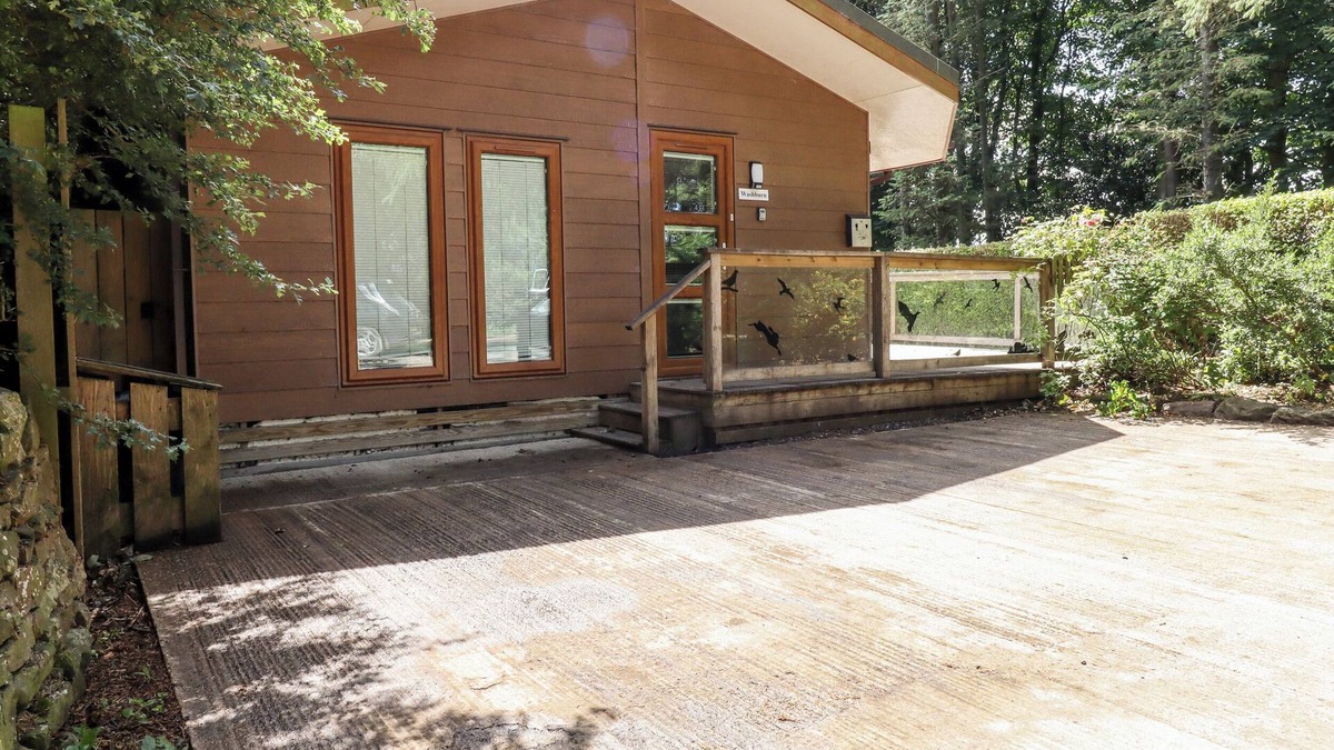 Ripley Cottage | WASHBURN LODGE, romantic, with a garden in Darley