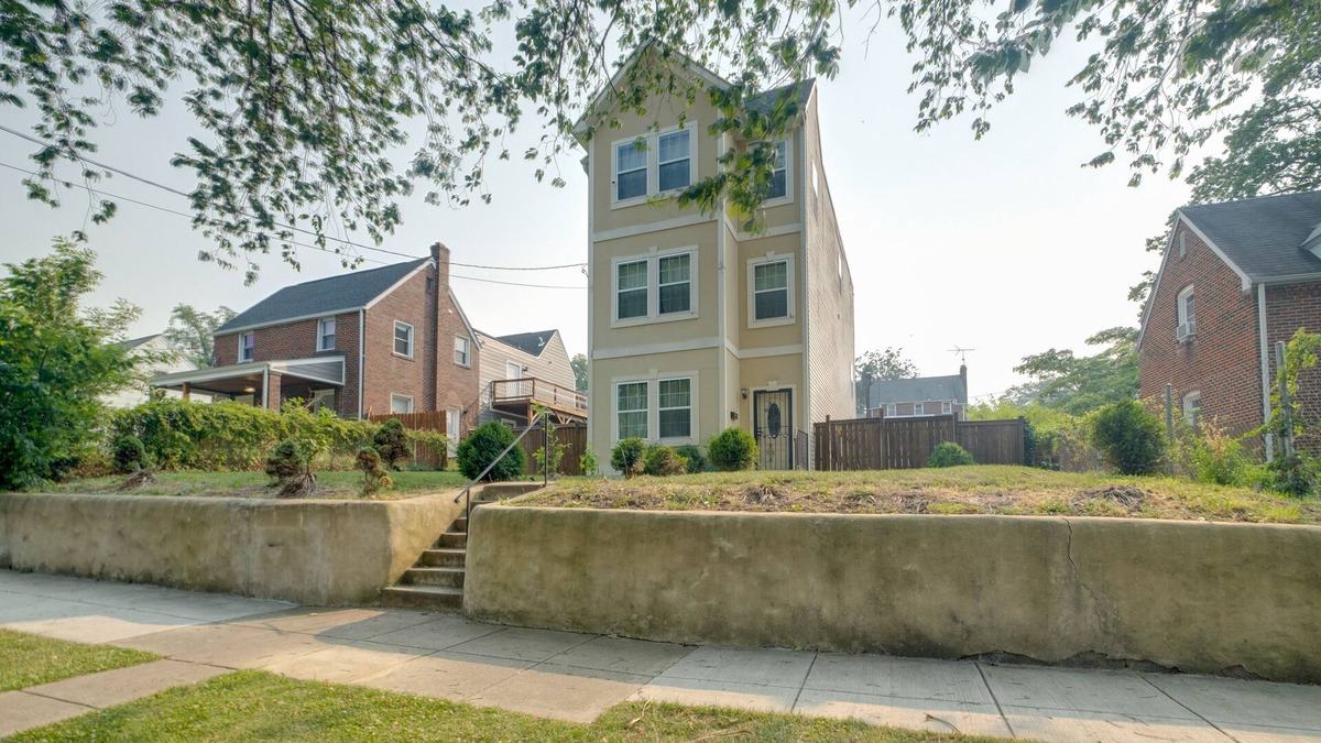 Southeast House | Washington DC Home ~ 5 Mi to National Mall!