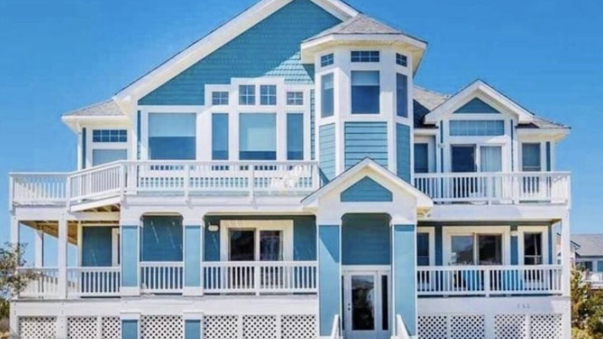 Buck Island House | Watch the waves and enjoy ultimate luxury in Corolla