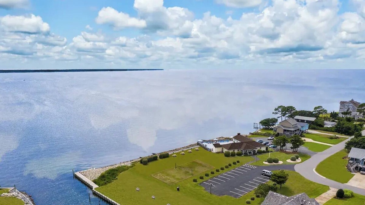 Nags Head House | Water Front Luxury, Fisherman/Boaters Dream - TIKI Bar, New Kitchen, Firepit.
