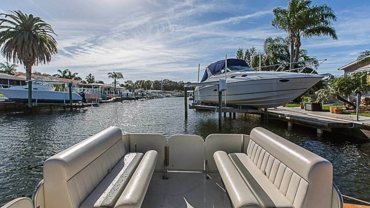 Flor-a-mar House | Water Front n Gulf Harbor with Pontoon Boat, access to Gulf & Heated Pool