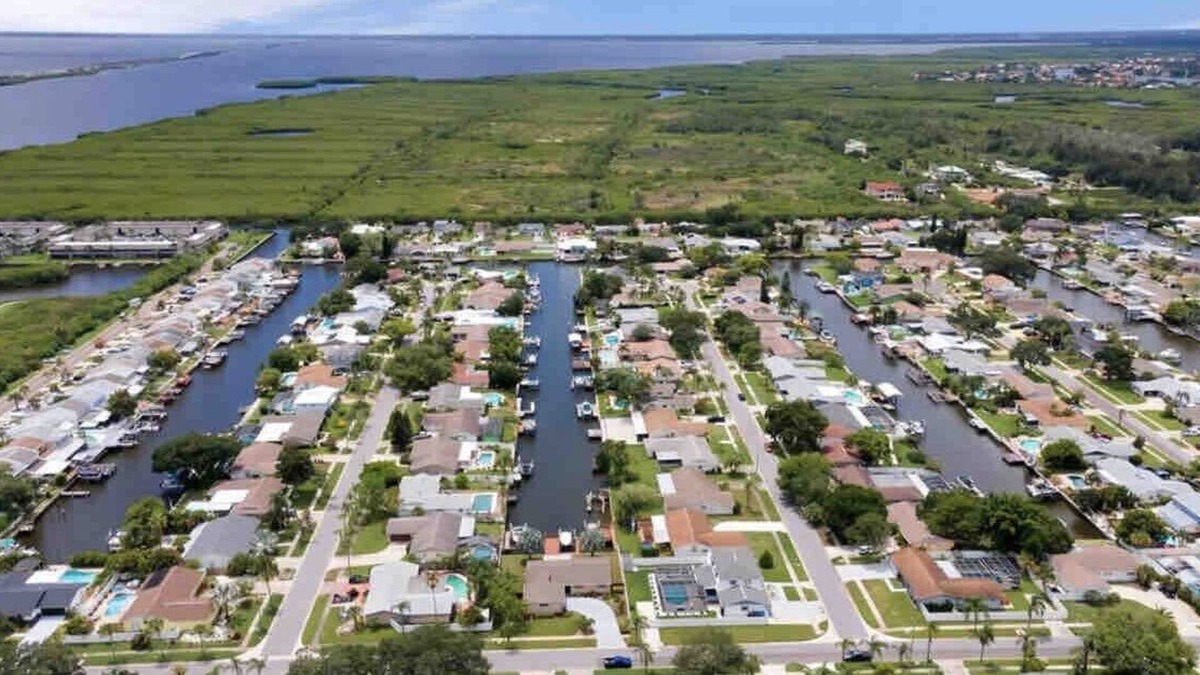 Bay Crest Park House | Water front pool home with direct gulf access! Perfect location! Big kitchen !