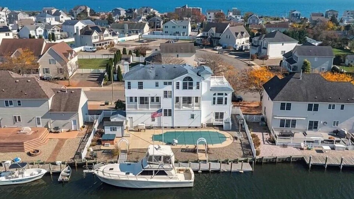 Forked River Villa | WATER FRONT VILLA Pool,Hot Tub,Elevator,85ft Dock near to beach 30 days rental