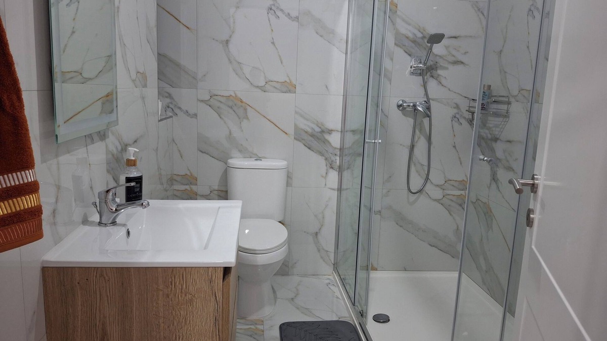 Munxar Apartment | Water Lily Oasis Courtyard Apartment - 5min Walk to Beach