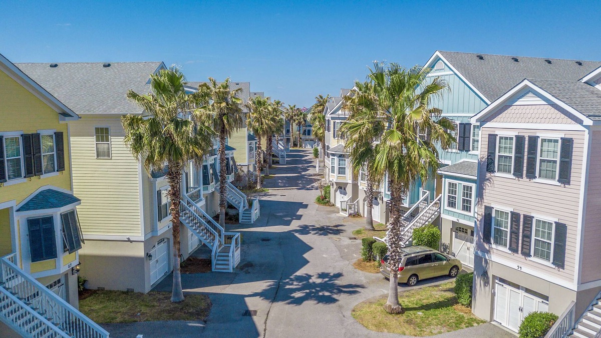 Waters Edge House | Water's Edge 101 - 3BR/3BA Updated Townhome - Pool - Fishing Dock