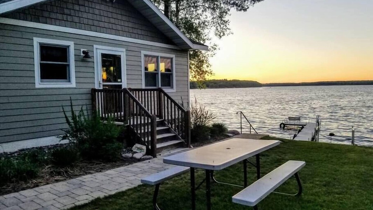 Arbor Vitae House | Water's Edge - Big Arbor Vitae Lake