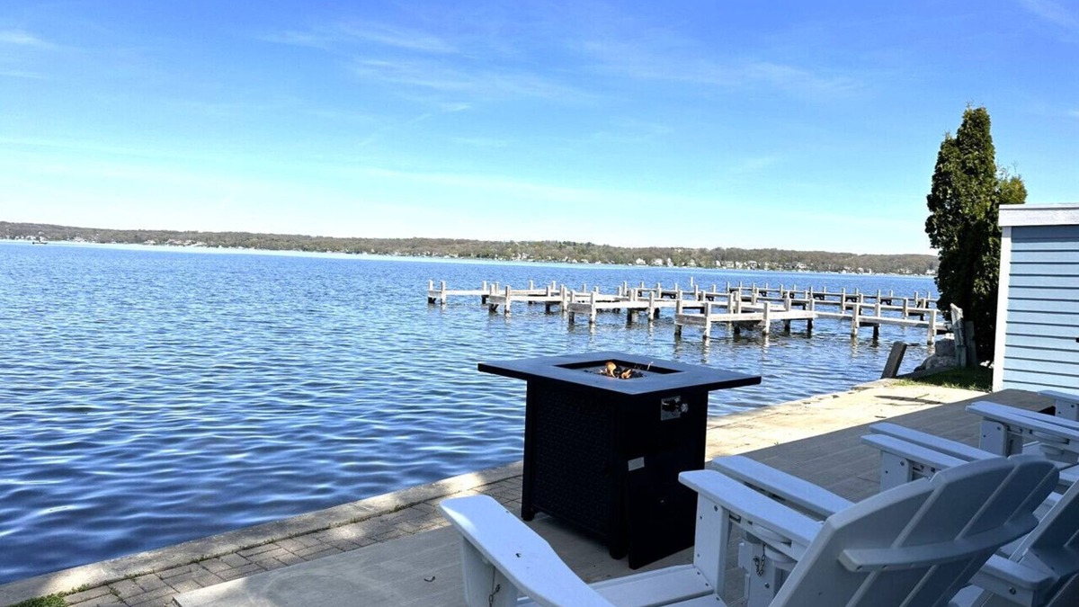Colgate House | Water`s Edge Cottage