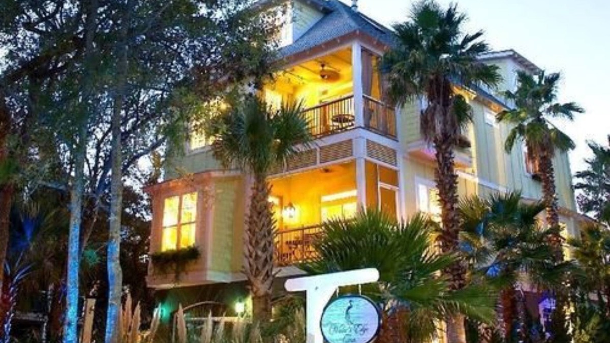 Folly Beach Bed & Breakfast | Water's Edge Inn - Adults Only