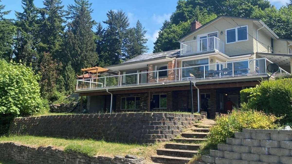 Federal Way House | Water view house