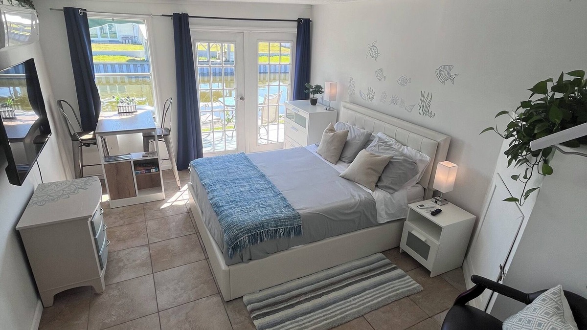 Okeechobee Cottage | Water view with quiet atmosphere
