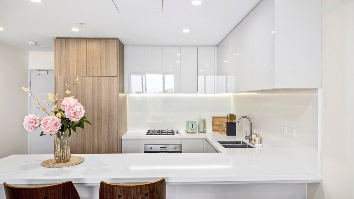 Hurstville Apartment | Water Views 2 Bedroom Apartment in Hurstville