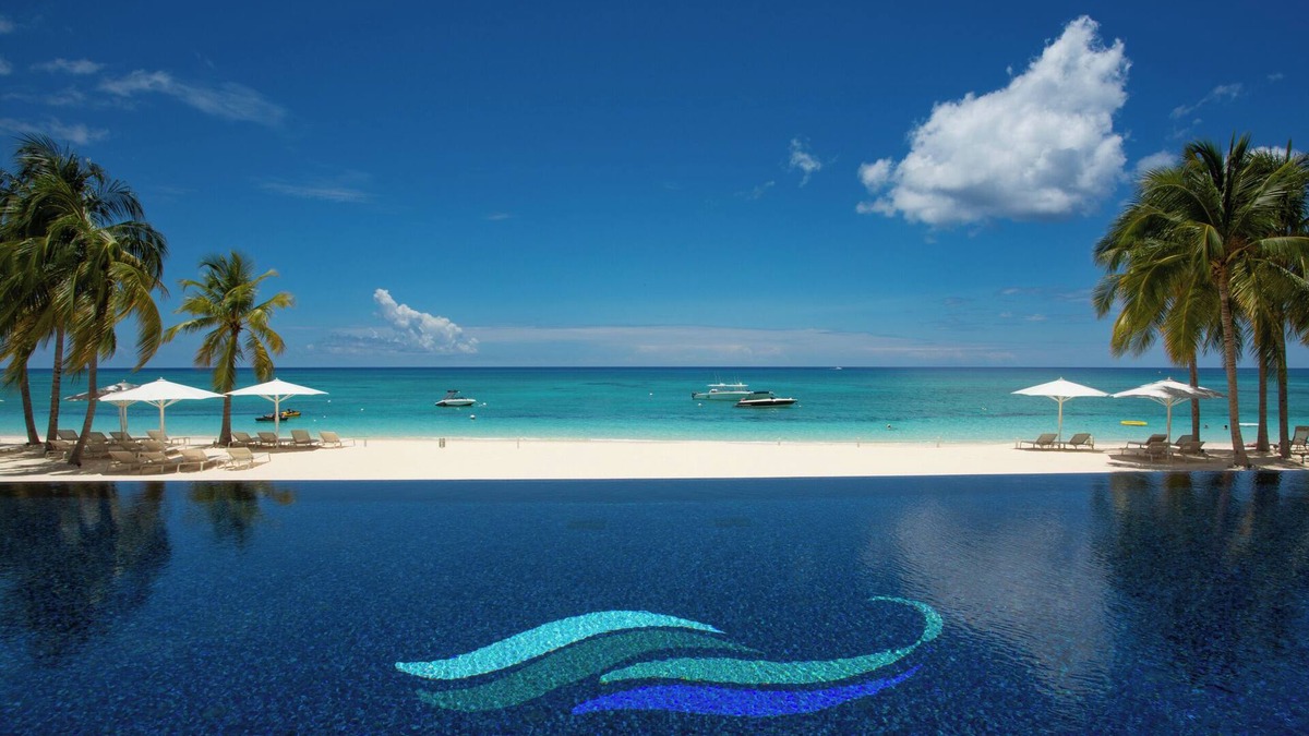 George Town Condo | WaterColours, Cayman Islands. Luxury, beachfront vacation home, Seven Mile Beach