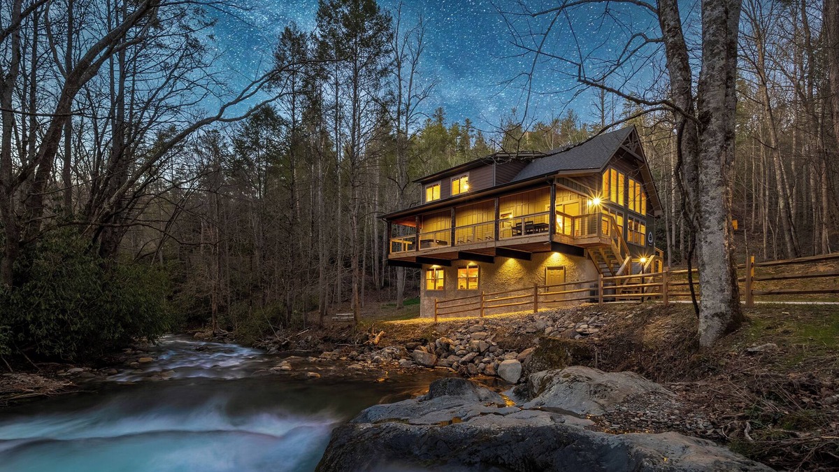 Rocky Grove House | Waterfall + Swimming Hole | Fire Pit & Hot Tub