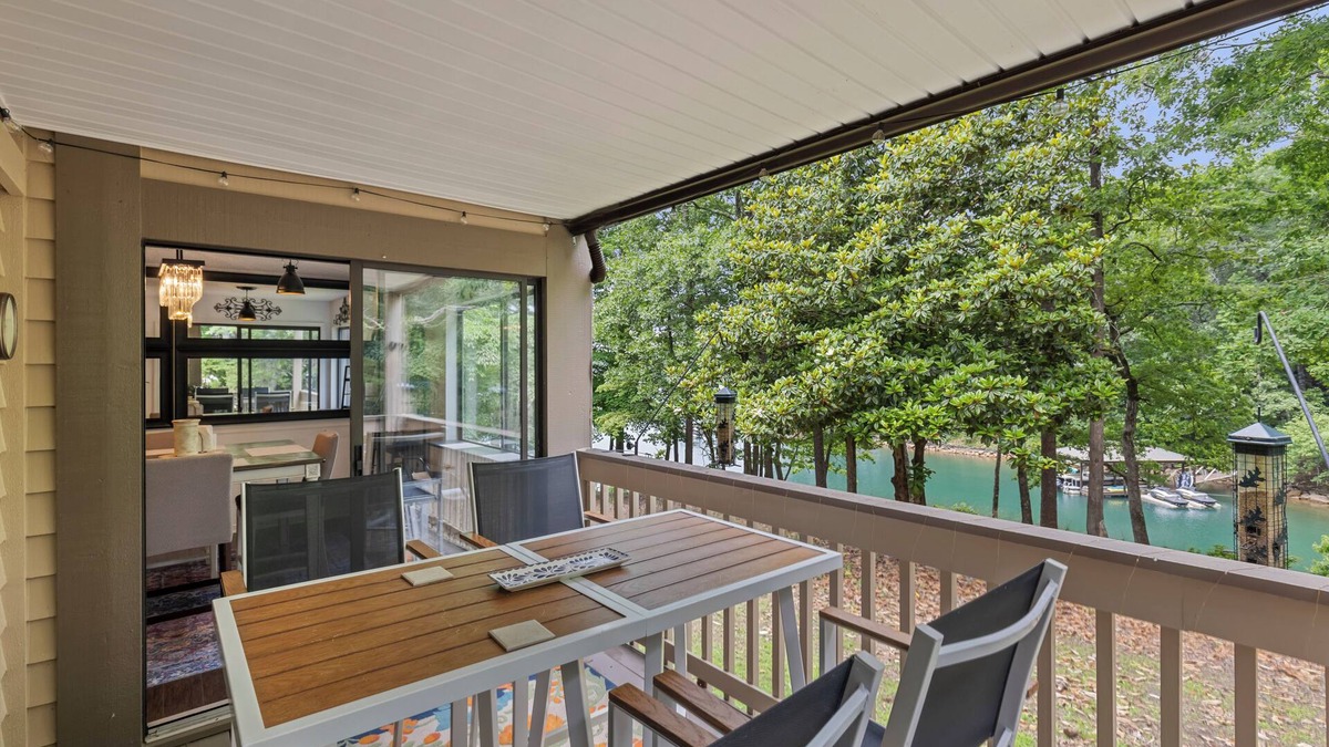 Salem House | Waterfront 2 bedroom plus office Townhome in Keowee Key