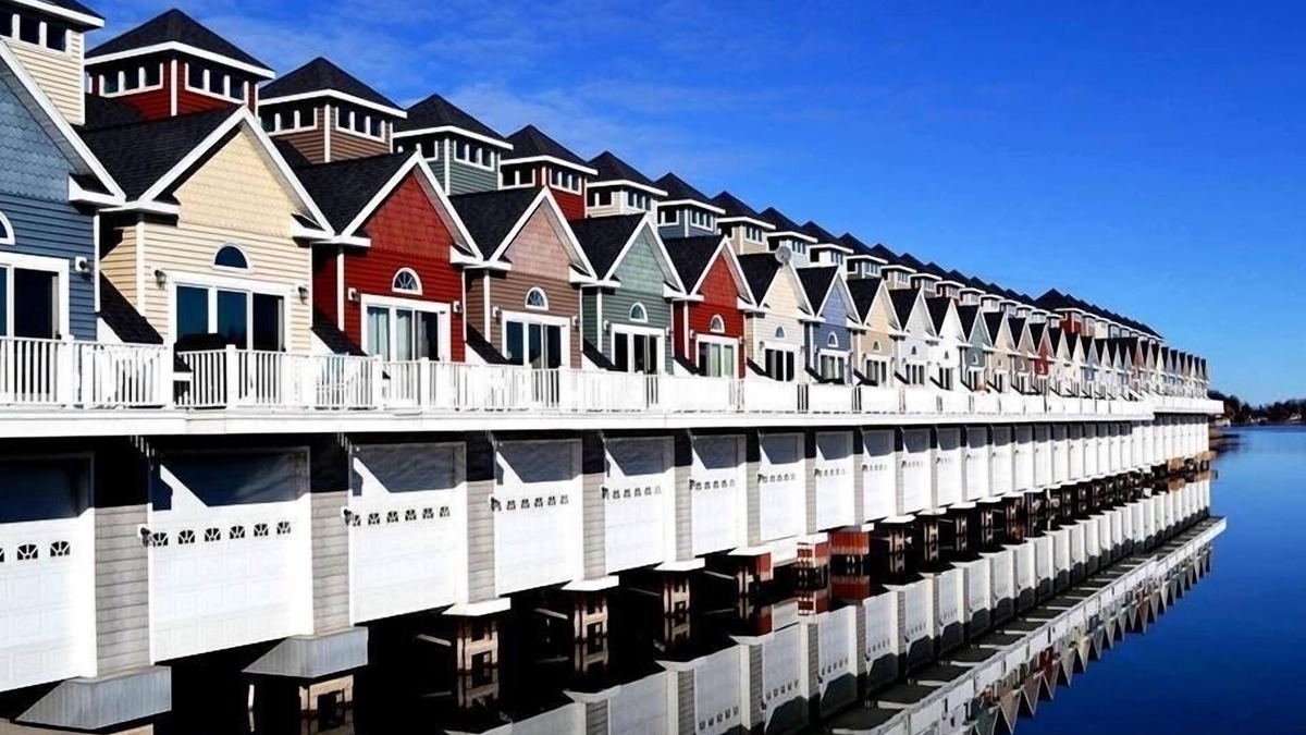 Alexandria Bay Condo | Waterfront 3 BDRM/2 BA condo with boathouse
