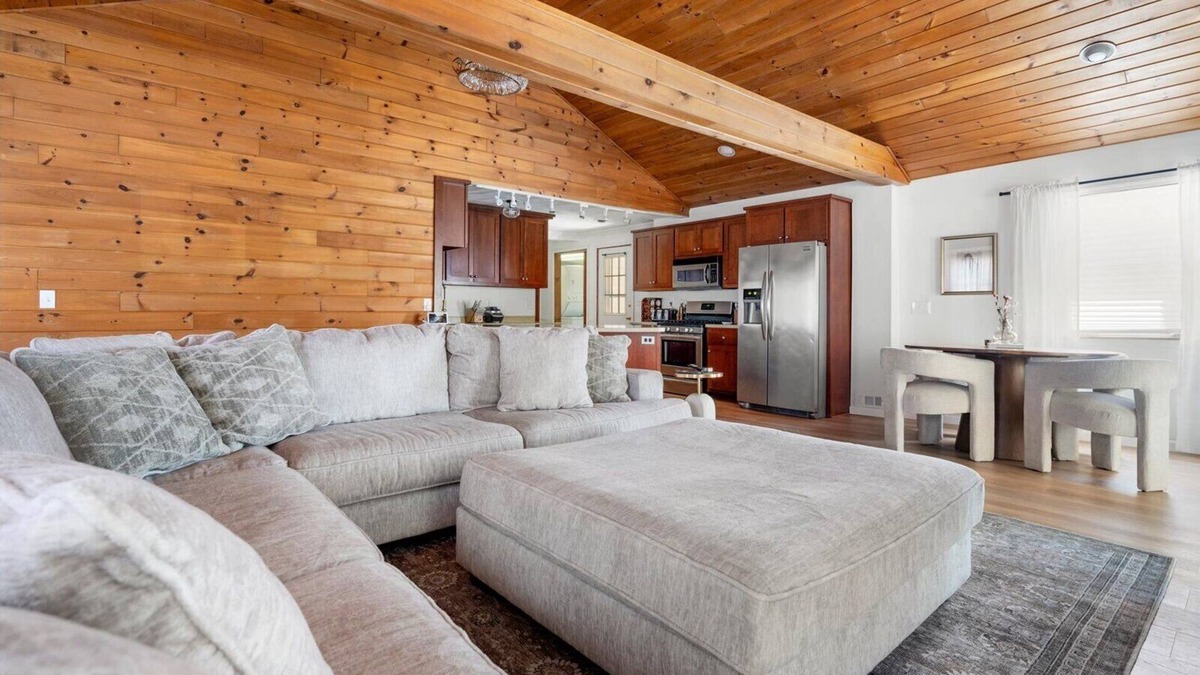 Blossvale House | Waterfront 3-Bedroom Home on Fish Creek