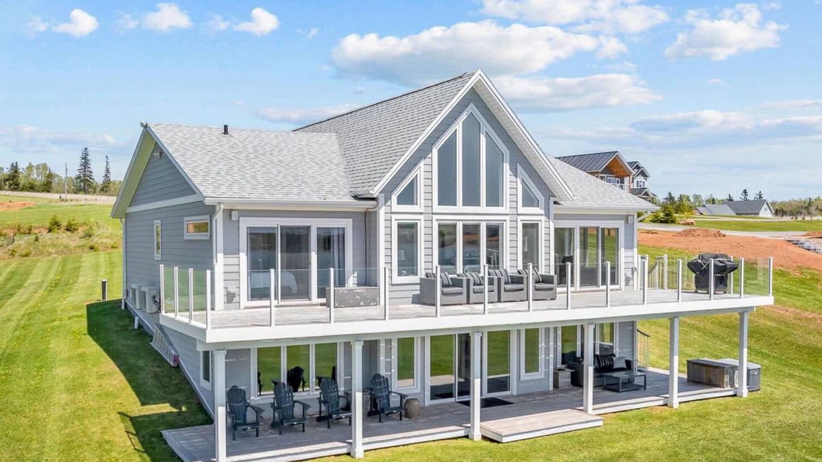 French River House | Waterfront, 5 Bedrooms, Kayaks and AC
