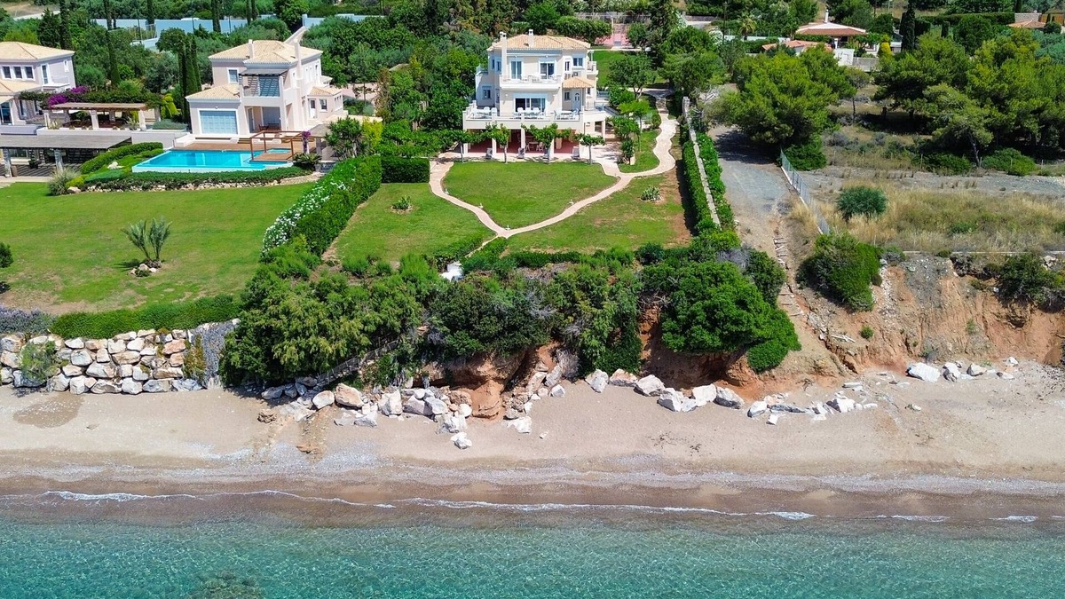Ermionida Villa | Waterfront 5BR Villa near Porto Heli