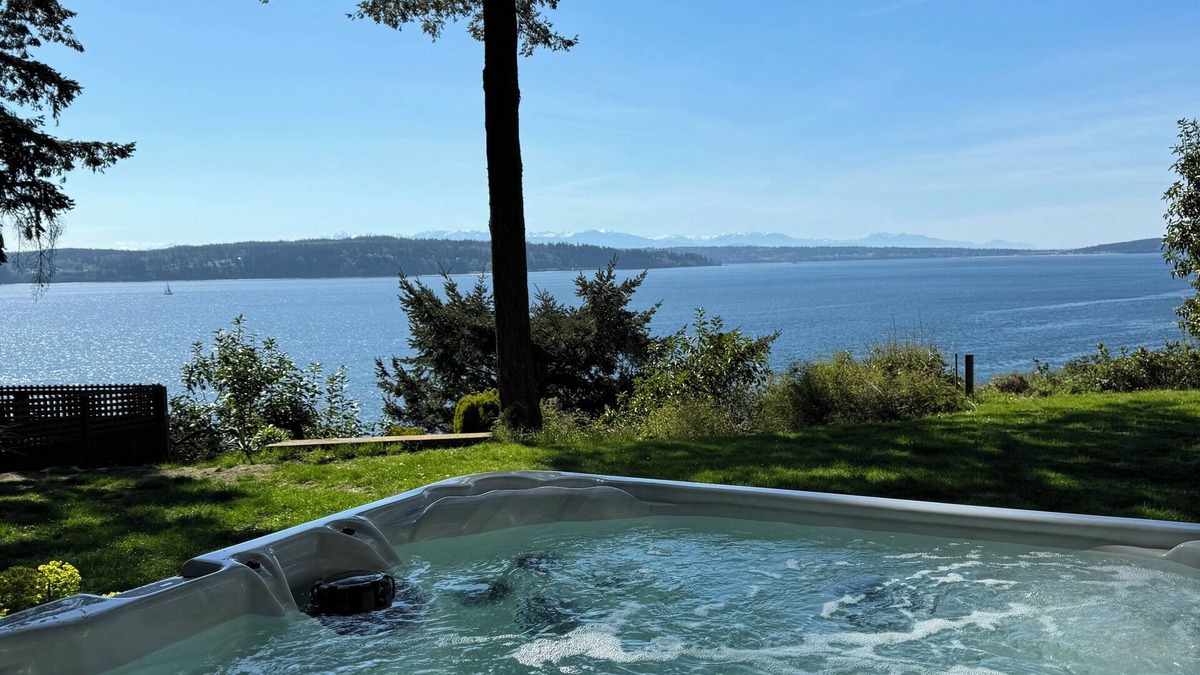 Camano Island House | Waterfront Acre Estate with Hot Tub and Mountain Views