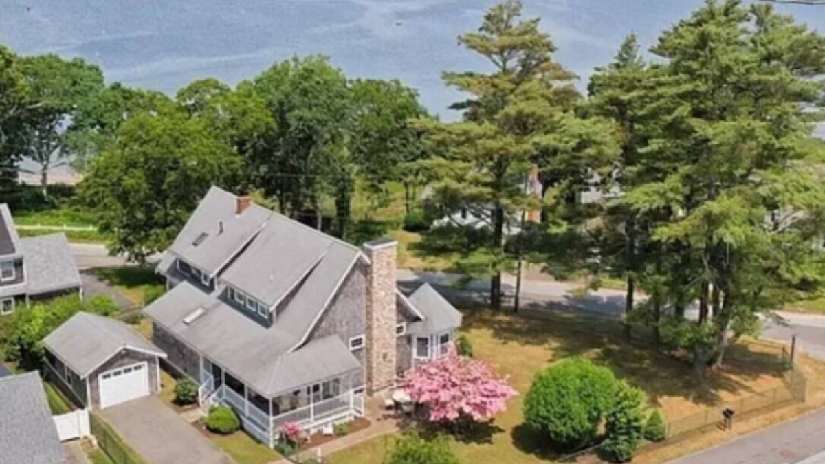 Wareham House | Waterfront - Amazing views - private access to Parkwood beach