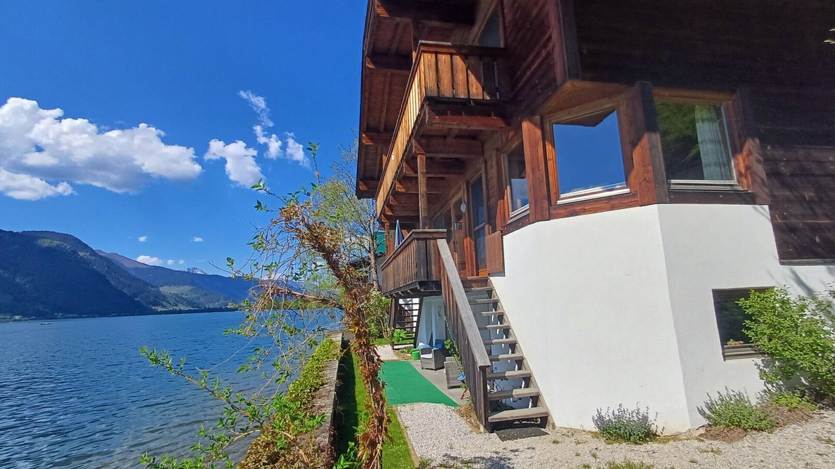 Zell am See Apartment | Waterfront Apartment 3