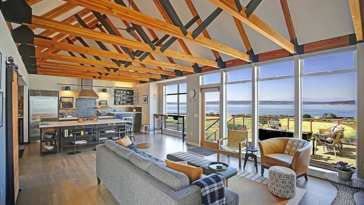 Camano Island House | Waterfront Beach House 4BD|Hot Tub|Outdoor Shower