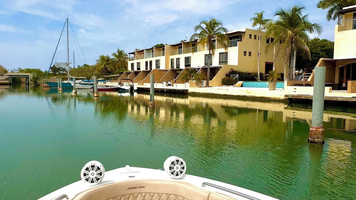Bocachica House | Waterfront, Beach Tour Included!