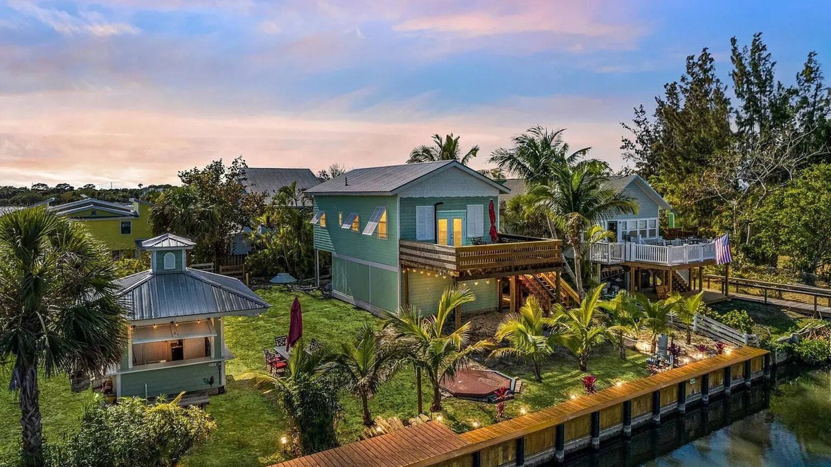 Grant-Valkaria Cottage | Waterfront Boaters and Kayaking Paradise in Private Island Boat Access Only .