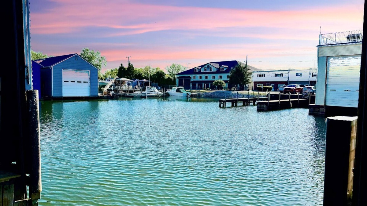 Sandusky House | Waterfront Boathouse Getaway 5 Min. Cedar Point!