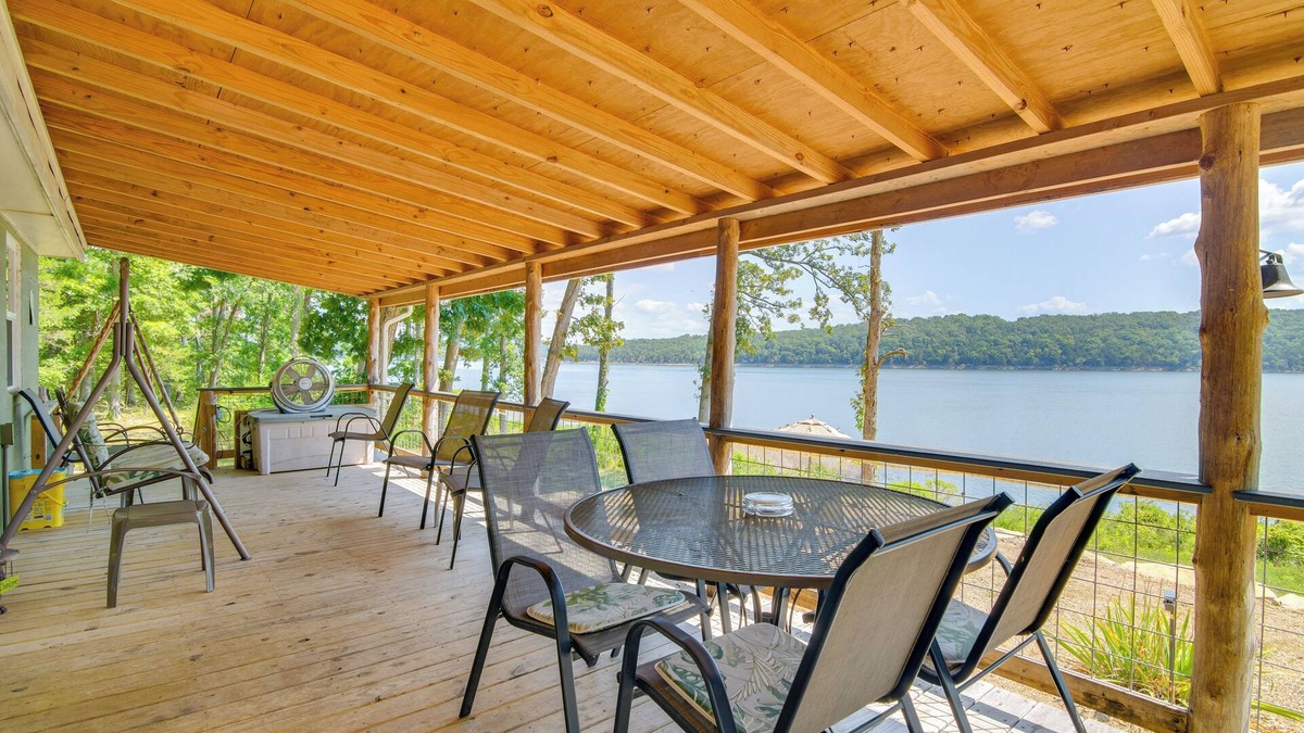 Cedarcreek Cabin | Waterfront Bull Shoals Lake Cabin w/Deck + Views!