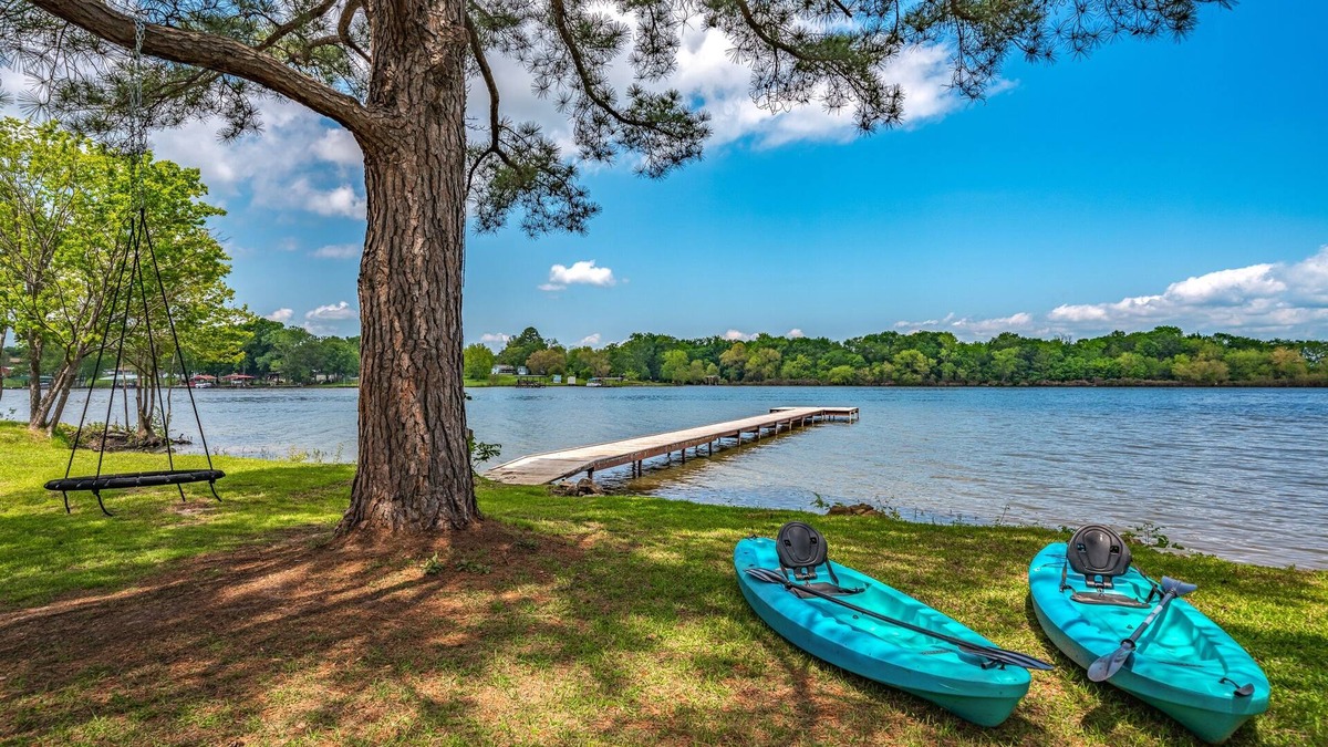 Wills Point House | Waterfront Bungalow! Kayaks | Dock