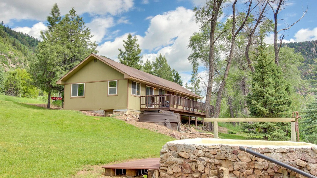 Carbondale Cabin | Waterfront cabins next to nature preserve - private hot tub & river views