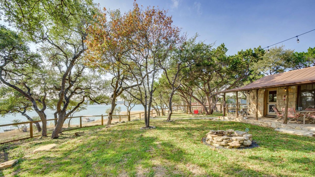 Rocky Ridge House | Waterfront Cabins on Lake Travis - Deep Cove