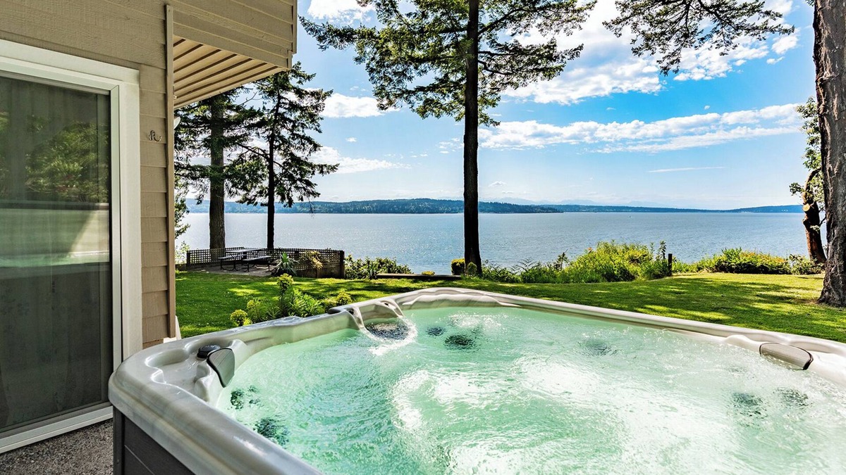 Camano Island Ski Chalet | Waterfront Chalet Wildlife Watching