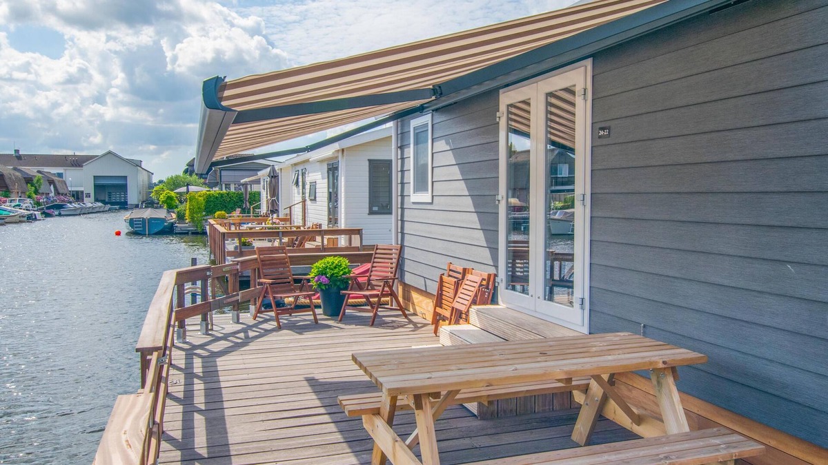 Municipality of Stichtse Vecht Ski Chalet | Waterfront chalet with swimming ladder