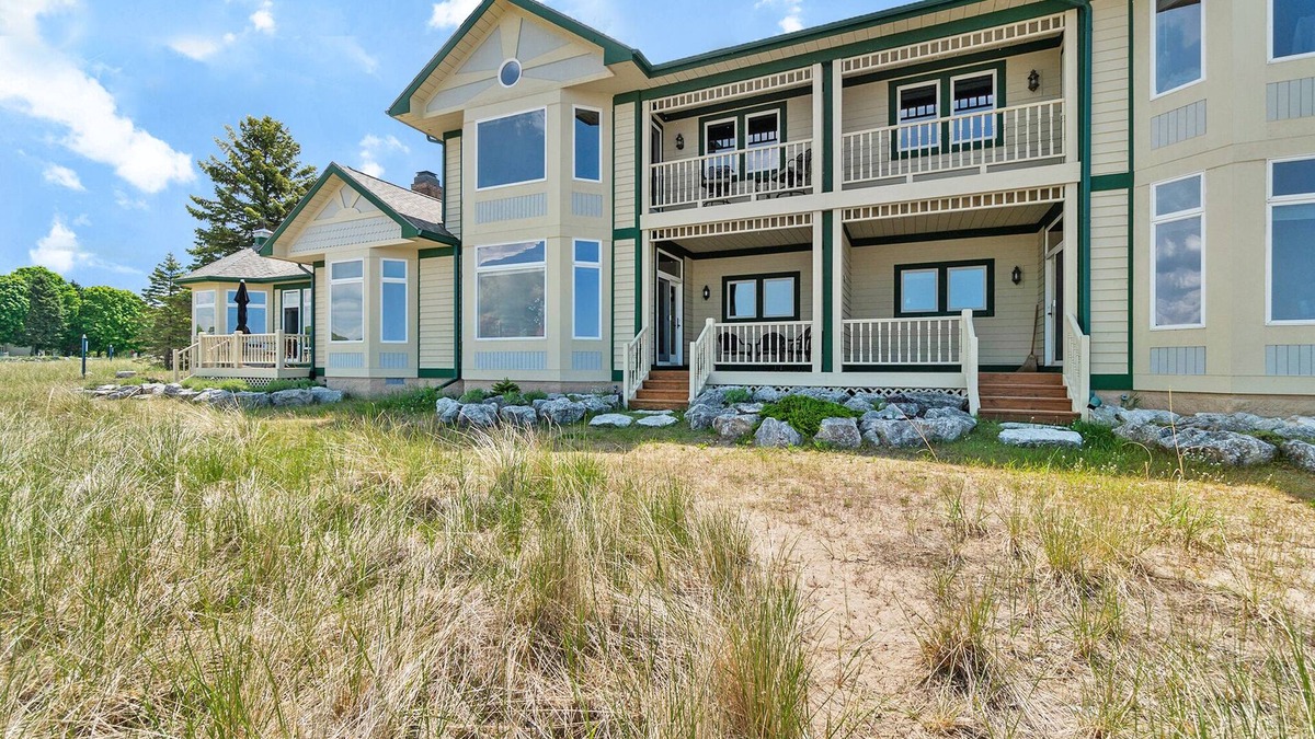 Manistee Condo | Waterfront Condo at Harbor Village