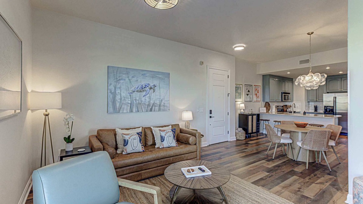 Horseshoe Bay Condo | Waterfront Condo for 4 with Resort Pool & Lake View!