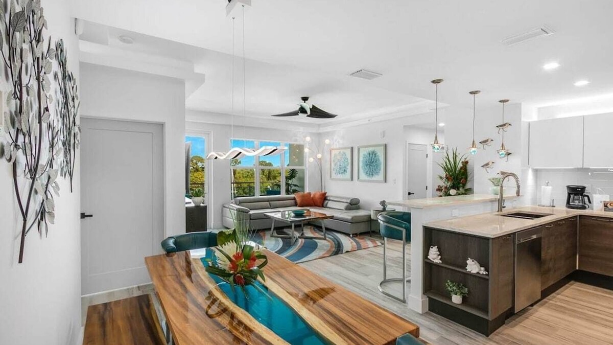 Merritt Island Condo | Waterfront Condo: Pool, Hot Tub & Water Views!