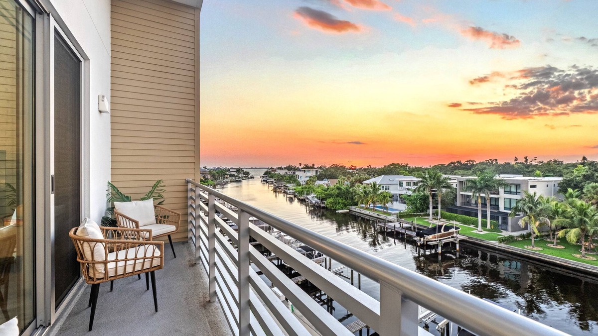 Central Sarasota Condo | Waterfront Condo with Pool, Spa, and Fitness Center near Downtown Sarasota