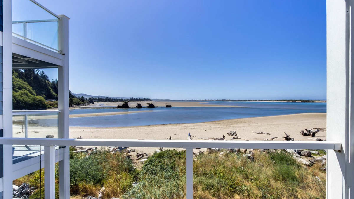 Lincoln City Condo | Waterfront Corner Condo with Fireplace and Ocean Views - Close to Beach & Bay
