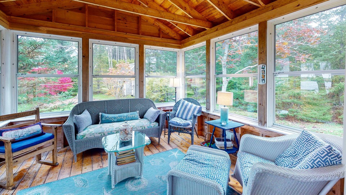 Spruce Head Cottage | Waterfront cottage on Spruce Head Island with dock, beach access, and large yard