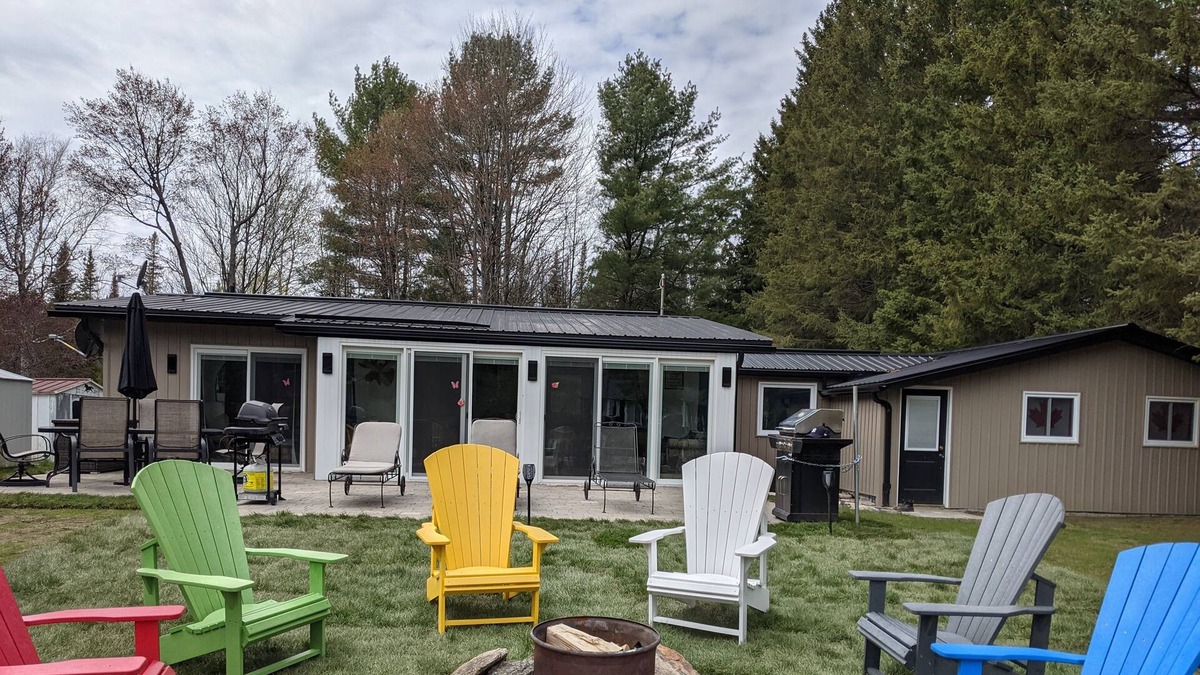 Baddow Cottage | Waterfront cottage w/hot tub