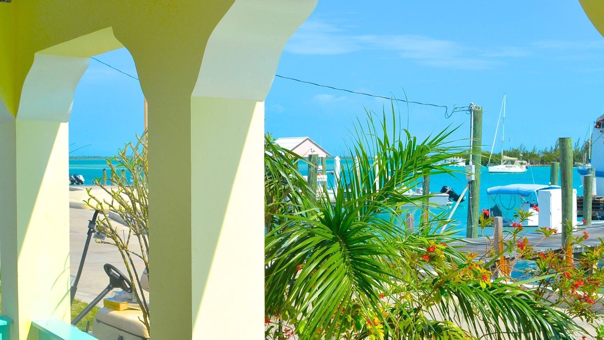 Spanish Wells Cottage | Waterfront Cottage in Spanish Wells' protected harbor