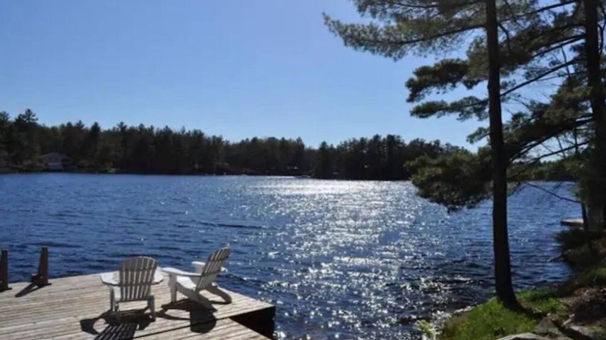 Gravenhurst Cottage | Waterfront cottage @ Muskoka Pines kayaks/fireplace/bbq/firepit