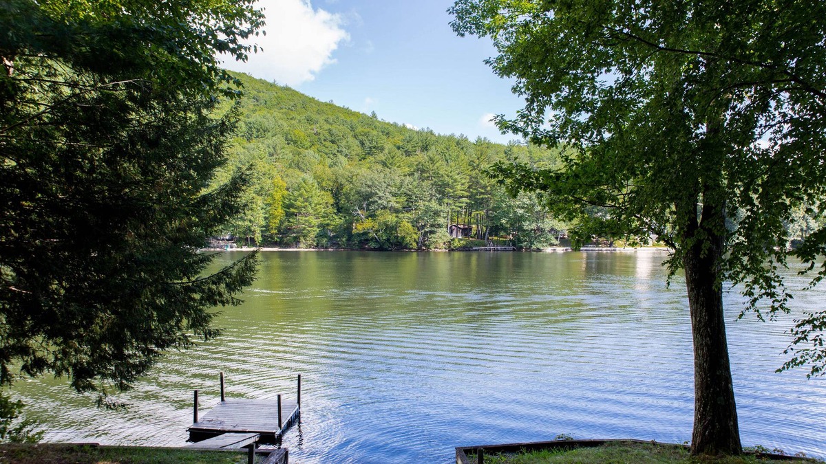 Lake Luzerne-Hadley Cottage | Waterfront Cottage (Hudson River) Southeast Adirondacks