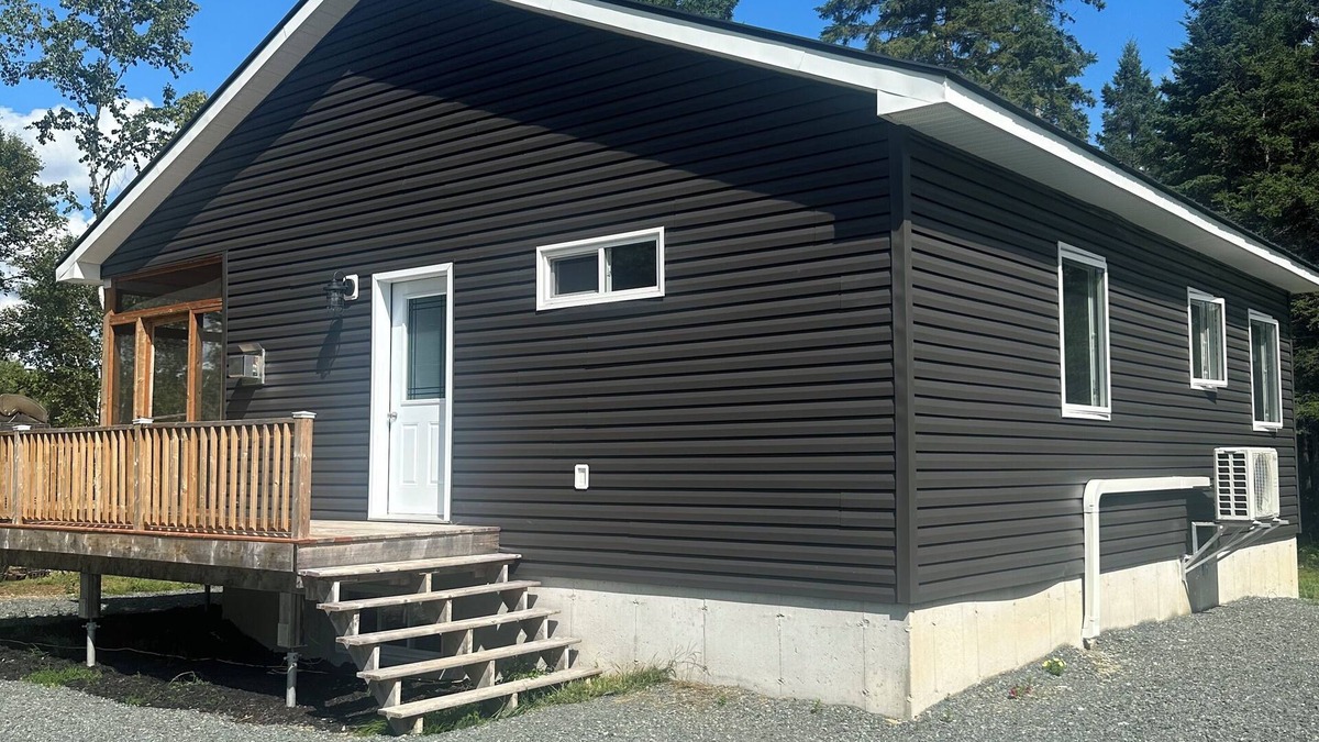 Red Bank Cottage | Waterfront Cottage on the Renous River, near the Main Southwest Miramichi River.