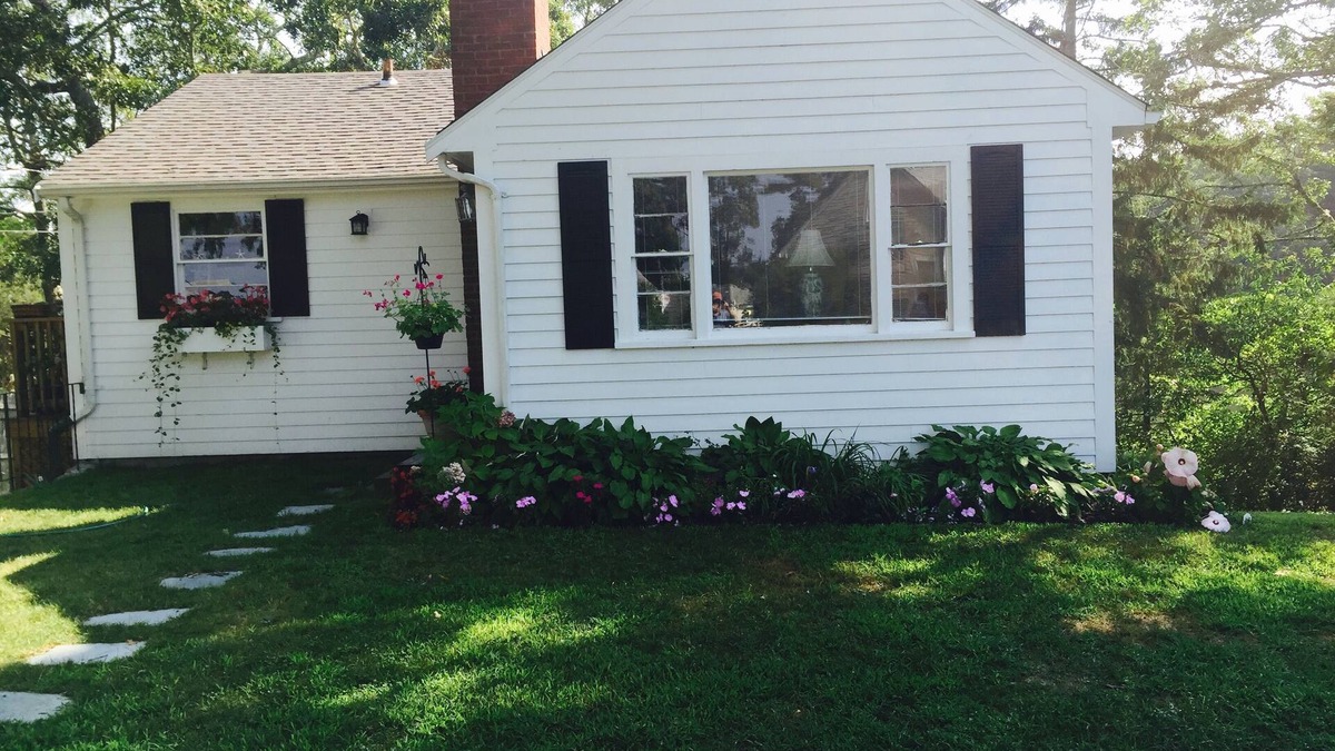 Buzzards Bay House | Waterfront Cottage on Scenic Cove. Price Change!