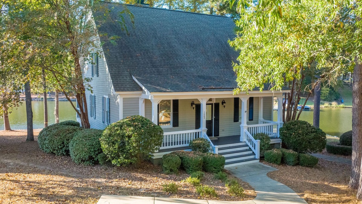 Lake Oconee Cottage | Waterfront Cottage - Reynolds Lake Oconee at Marina Cove