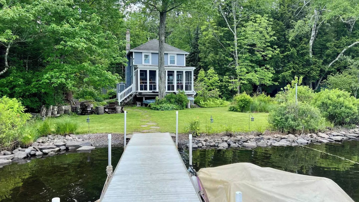 Berkshire House | Waterfront Cottage Retreat By Evergreen Home
