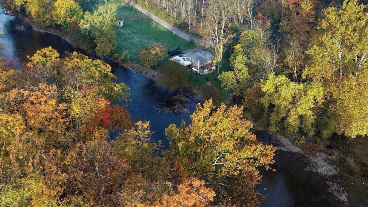Swengel Cottage | Waterfront cottage on corner lot w/hot tub, & fire pit. Pet friendly.